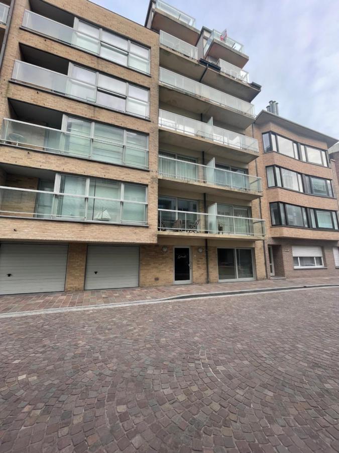 Ferienwohnung Penthousestudio Gaudi Met Zonneterras En Zicht Op Zee Nieuwpoort Exterior foto