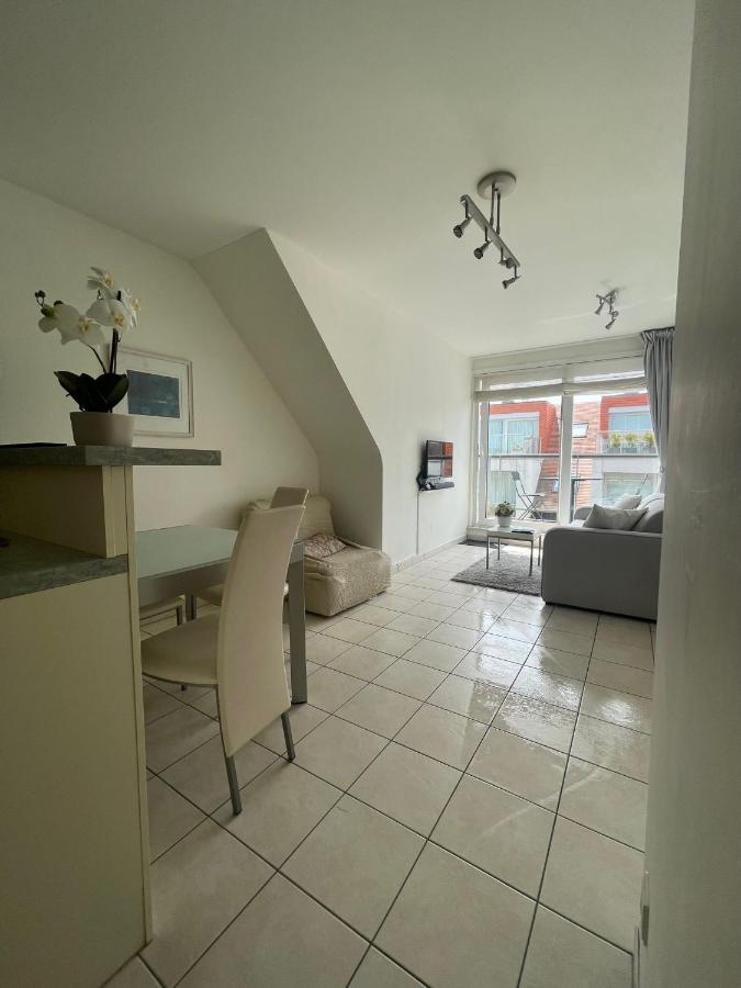 Ferienwohnung Penthousestudio Gaudi Met Zonneterras En Zicht Op Zee Nieuwpoort Exterior foto